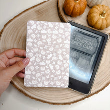 Carica l'immagine nel visualizzatore di Gallery, E-READER PAPER COVER - paperwhite 11a 2022, 6"
