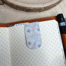 Carica l'immagine nel visualizzatore di Gallery, MAGNETIC BOOKMARK, pink flowers
