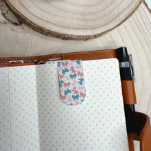 Carica l'immagine nel visualizzatore di Gallery, MAGNETIC BOOKMARK, christmas vibes
