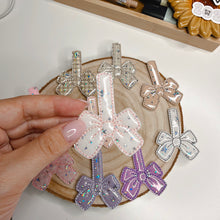 Carica l'immagine nel visualizzatore di Gallery, MAGNETIC BOOKMARK - bow
