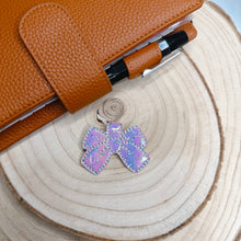 Carica l'immagine nel visualizzatore di Gallery, MAGNETIC BOOKMARK - bow mermaid holo
