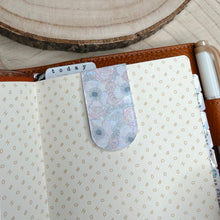 Carica l'immagine nel visualizzatore di Gallery, MAGNETIC BOOKMARK, pink flowers
