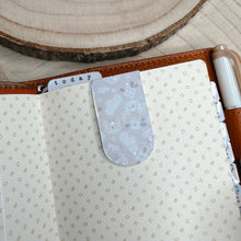 Carica l'immagine nel visualizzatore di Gallery, MAGNETIC BOOKMARK, baby bear
