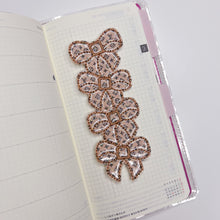 Carica l&#39;immagine nel visualizzatore di Gallery, BOW EMBROIDERY BOOKMARK - brown
